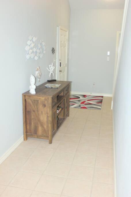 Spacious Home, Short Walk To Beach, Heated Pool! Корпъс Кристи Екстериор снимка
